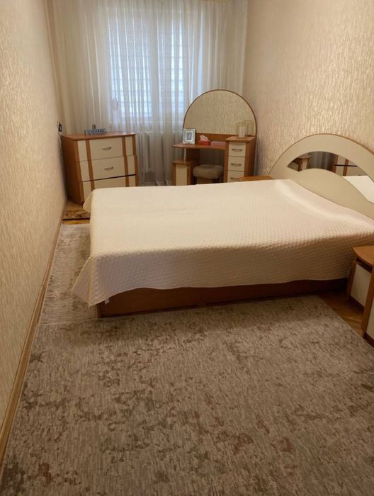 Продам 2 кім в центрі