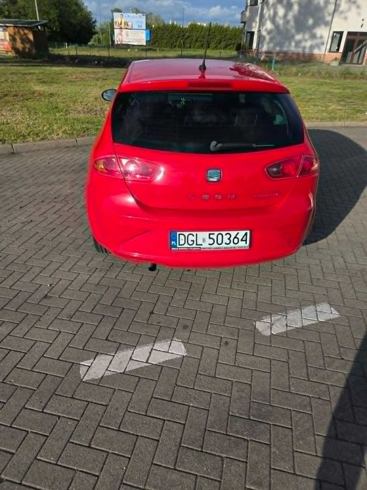 samochód osobowy seat leon