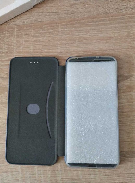 Продам 2 чохла POCO M5