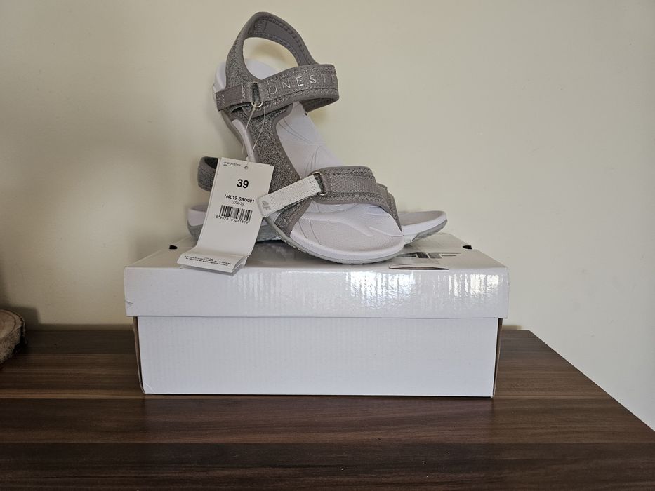 Sandałki 4F trekingowe 39 nowe,nieużywane