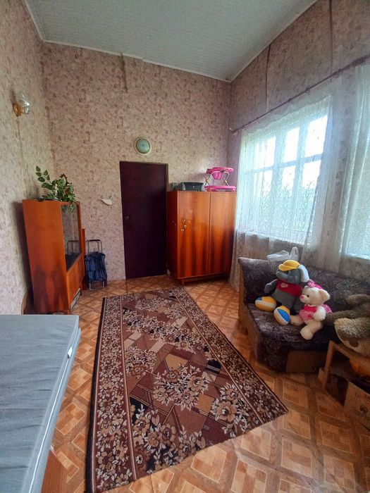 Продам 5-кімнатну квартиру 236.1 м² (2 квартири: 2к + 3к), 1 поверх, підвал