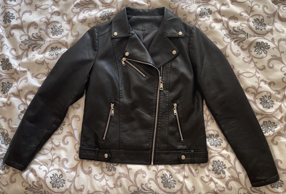 Жіноча кожана куртка