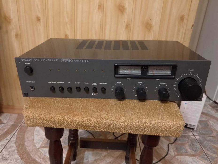 WEGA JPS 352 V 100 HiFi Stereo Amplifier