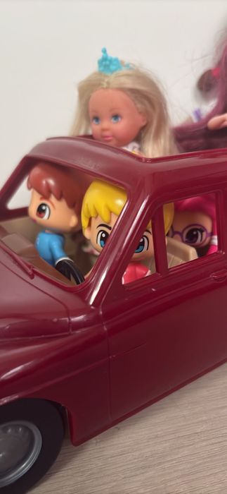 Carro Family com vários Bonecos