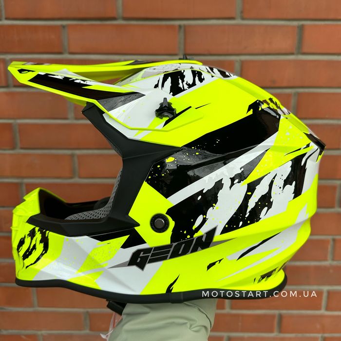 Шолом Geon 633, різні розміри і кольори