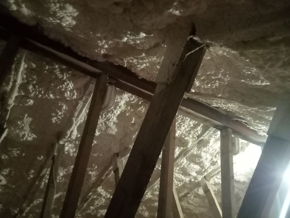 Ocieplenie pianą PUR, izolacje natryskowe