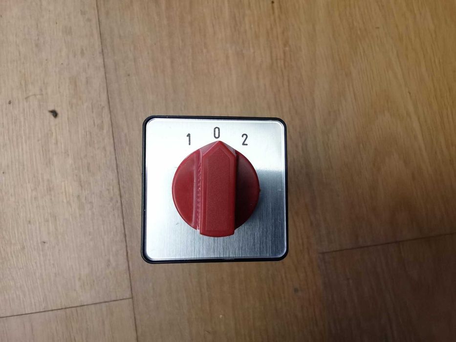 Interrutor de 3 posições mono-estável