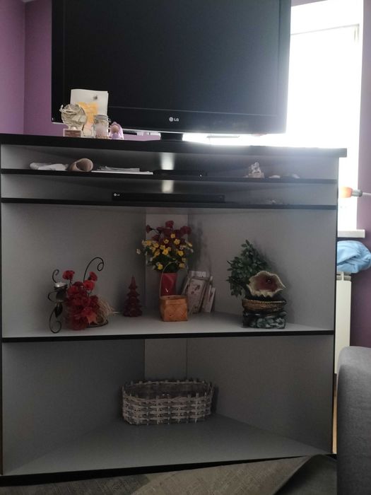 Szafka narożna pod telewizor