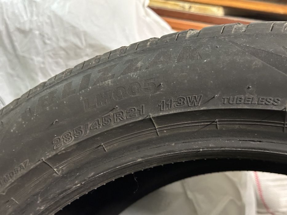 Шини Bridgestone Blizzak LM 005 285/45/21