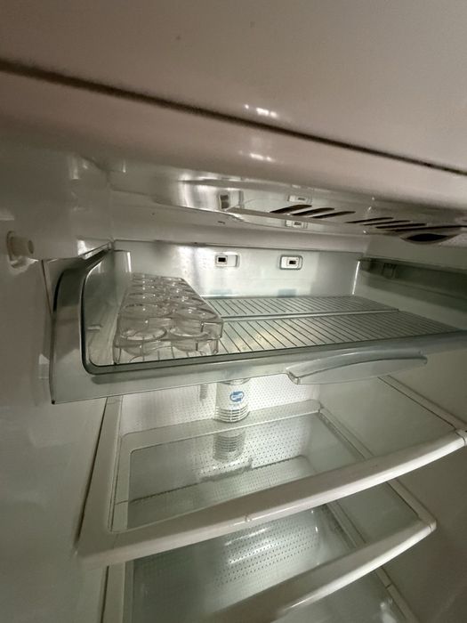 Холодильник Samsung SR-57NXA