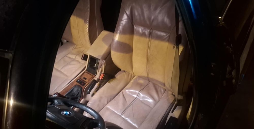 Sprzedam bmw e39 2000r  2.0d o mocy 136 koni odpala jezdzi bezowy srod