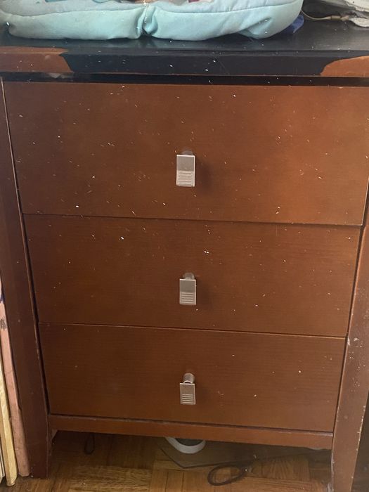 2 bedside tables64741021485442120