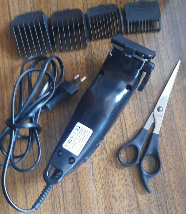 Машинка для стрижки Vitek 1356-BK, Startex.