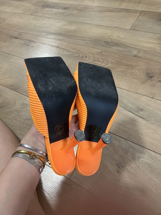 Мюлі на підборах 37 р