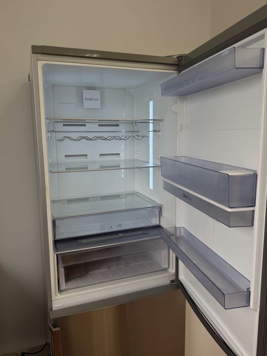 Combinado BEKO com arca congeladora
