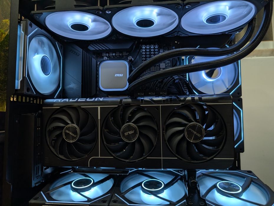 PC Gaming RX 9070 XT Ryzen 9 64/128GB Ram Lian Li