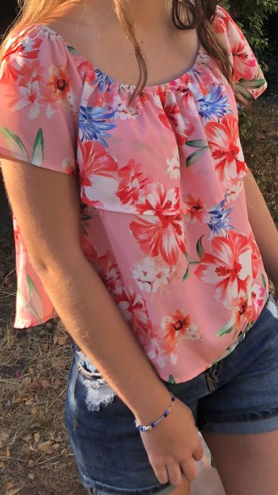 Blusa floreada Stradivarius S