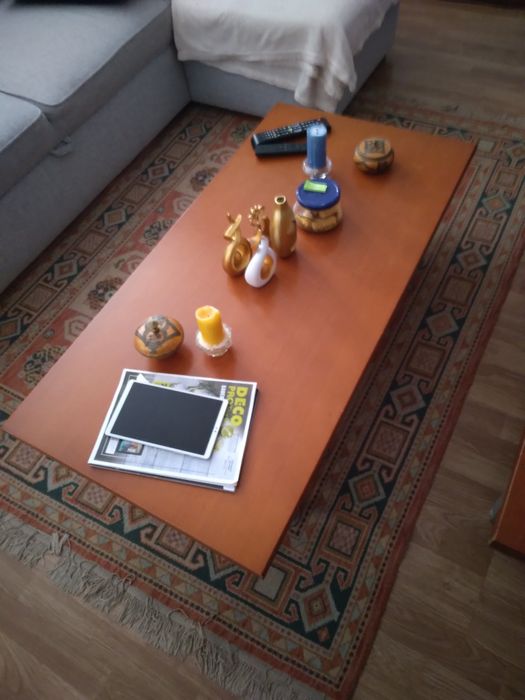 Mesa de centro de sala de estar usada