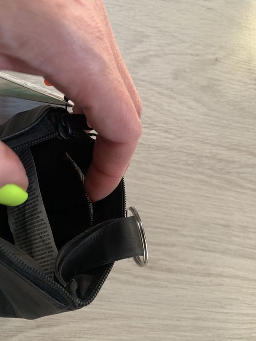 Czarne skórzane etui na klucze