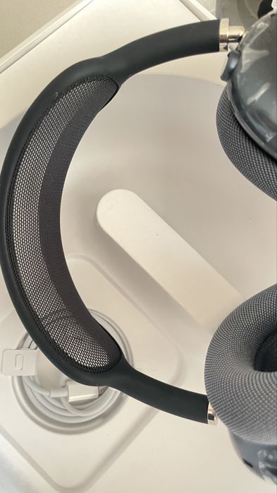 AirPods MAX Midnight