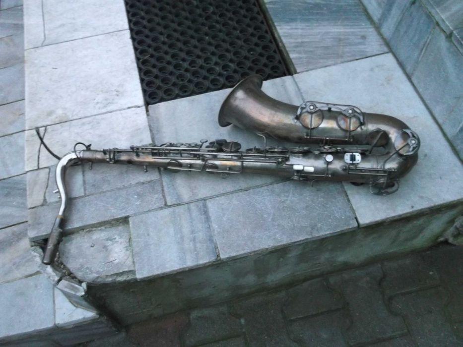 saksofon z epoki prlu