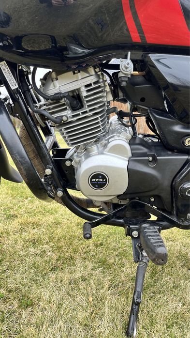 Мотоцикол bajaj v15