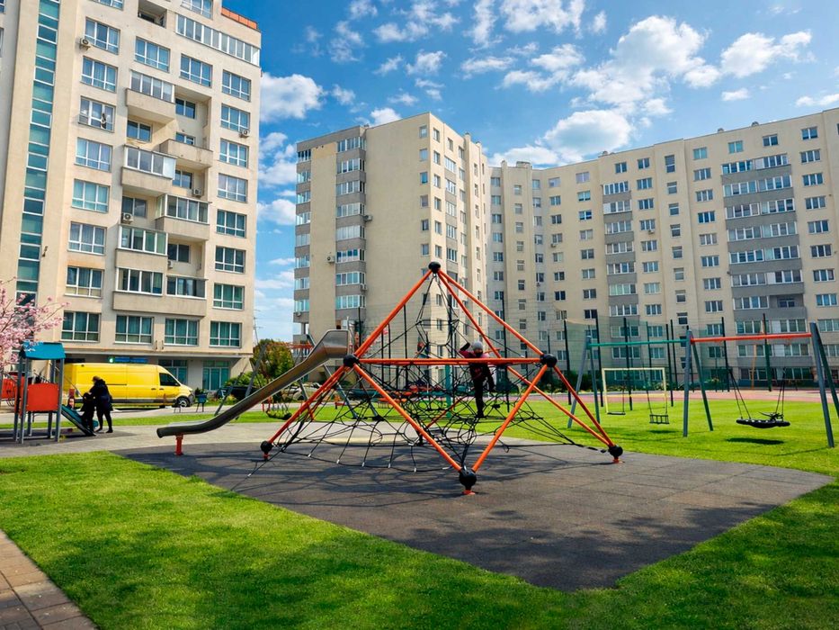2-кімнатна у новобудові, 65 м2, на Тернопільській, в зданому будинку