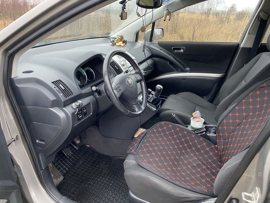 Продам тойота королі версо