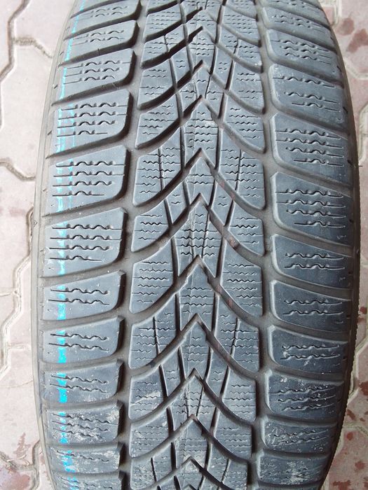 Opona zimowa 205/45r17 DUNLOP 2021r