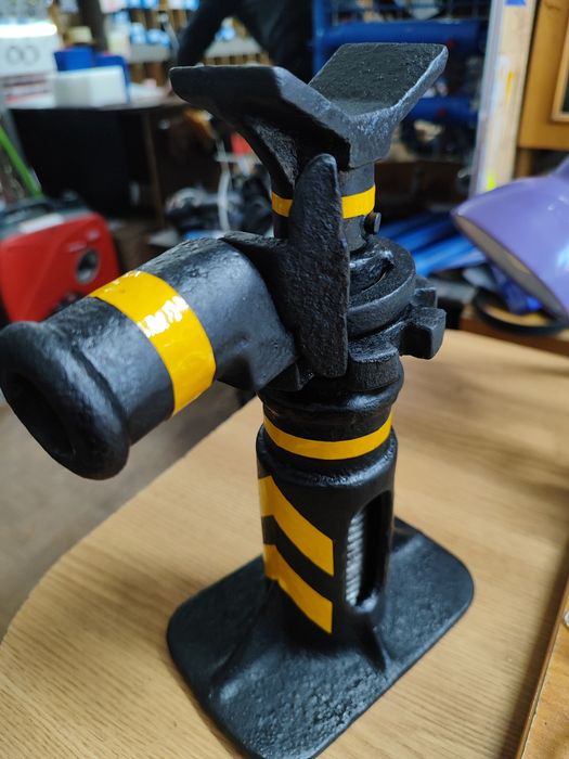 Домкрат механический винтовой УАЗ, 2 тонны, чугун, , СССР