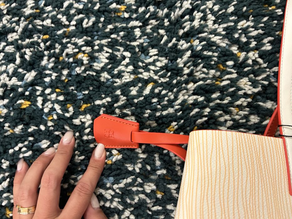 Cartrira carolina herrera