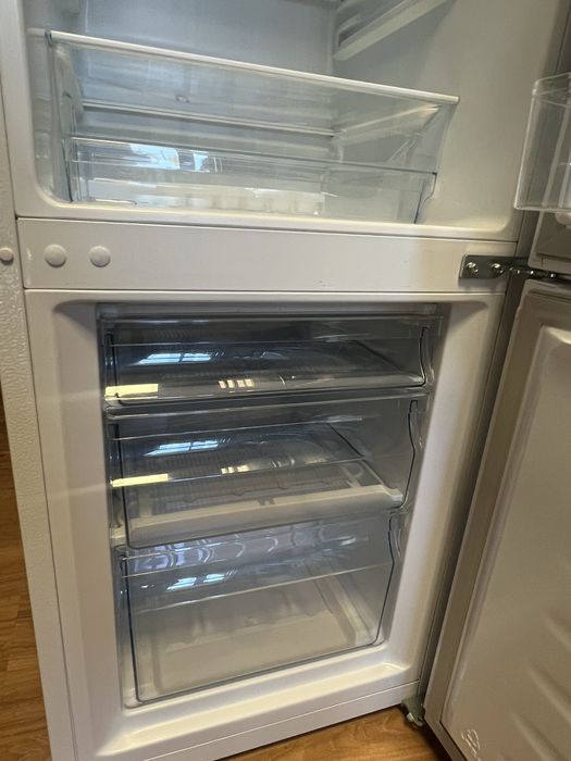 Frigorifico Combinado KUNFT KC9134 WH- 143cm 175L Branco- com garantia