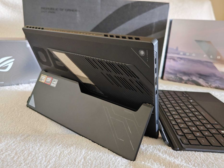 ASUS ROG Flow Z13 (2025) Ryzen AI MAX+ 395, 64GB DDR5, AMD 8060s, 1TB NVME