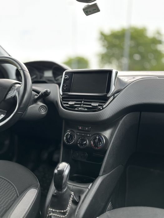 Peugeot 208 1.2 gasolina PureTech