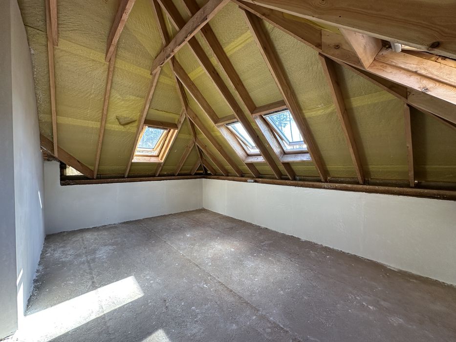 Продаж будинку в Стоянці, 245 м2 з гаражем та соснами на ділянці