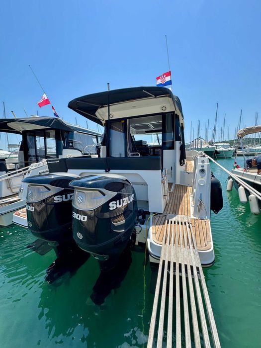 Jeaenau MERRY FISHER 1095 2x SUZUKI DF 300 | Raimarine | Teak | FV23%