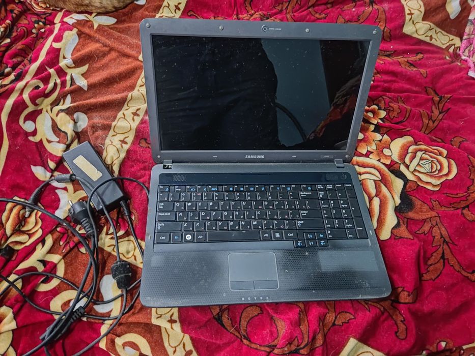 Ноутбук Samsung R523