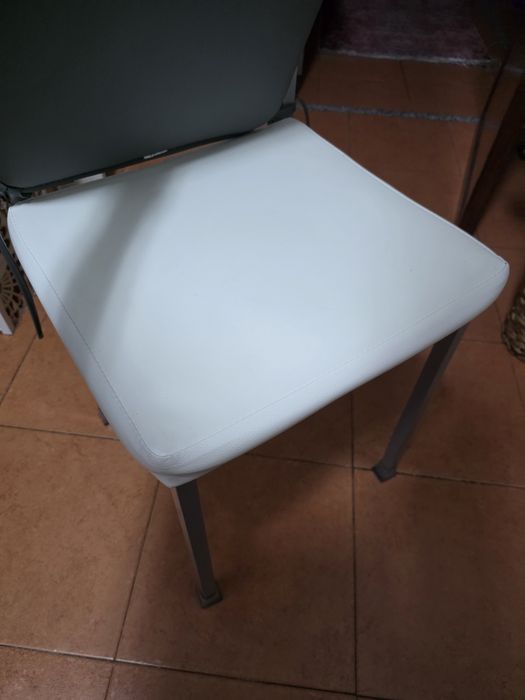 Cadeira de Jantar / Cozinha em Metal Cinzento com Almofada