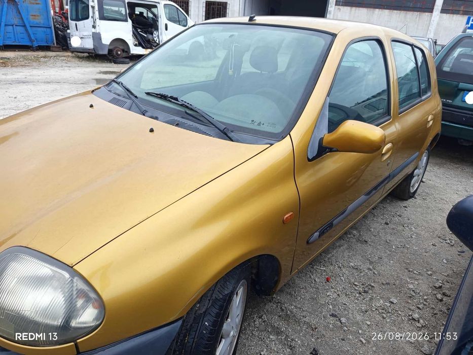 Para peças Renault Clio II 1.2 Ano 2000