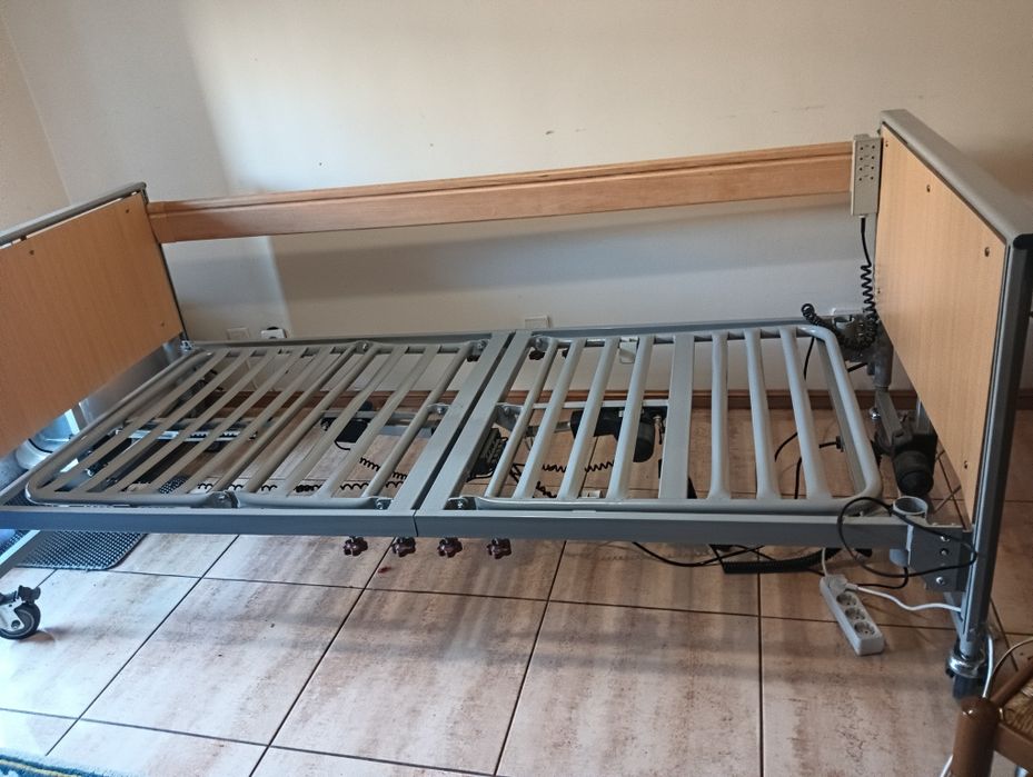 Cama articulada e colchão anti escarass