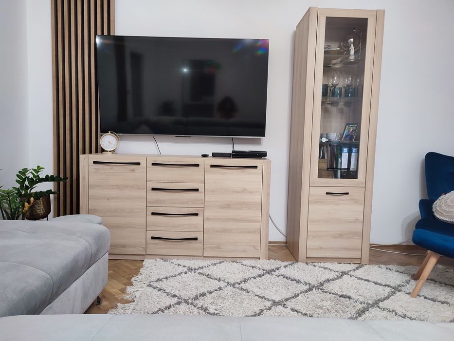 Zestaw mebli komoda witryna