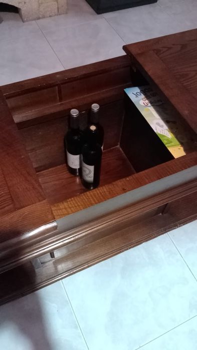 Mesa bar (com garrafeira)de centro