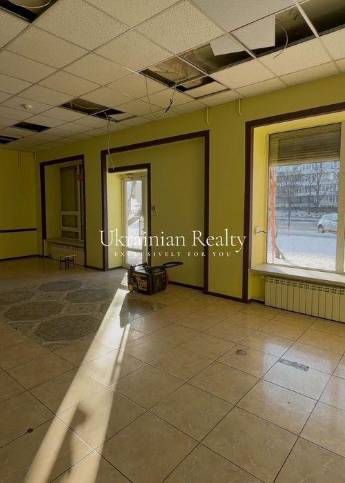 Продаж Фасадного приміщення 106 м²  вул. Перова, 44