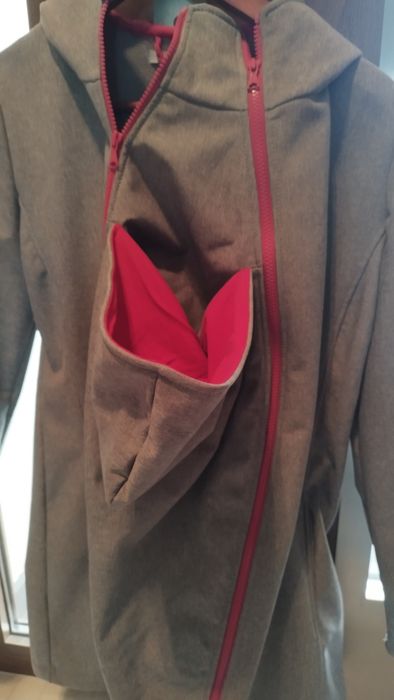 Płaszczyk ciążowy i po ciąży z kapturkiem dla dziecka