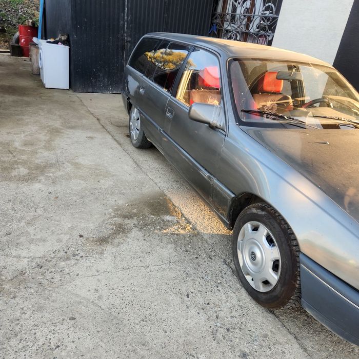Продам на ходу опель