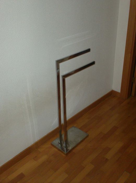 Toalheiro para casa de banho.