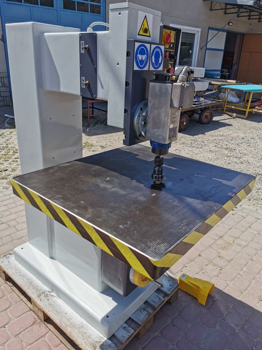 Frezarka górnowrzecionowa FG-2S