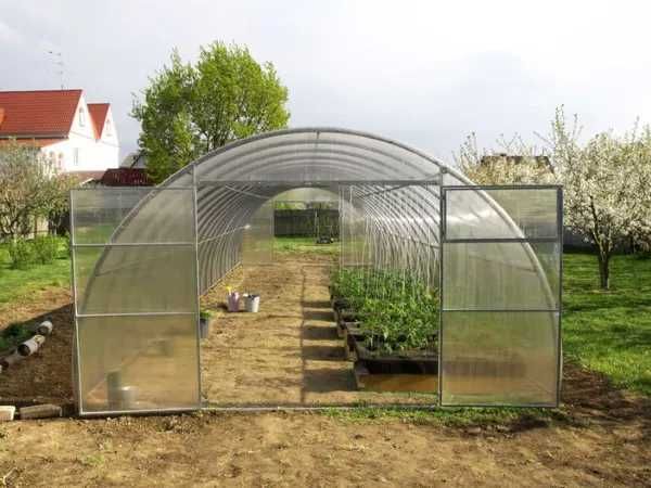 Арочні теплиці з полікарбонатом/ з плівкою