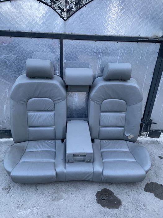 Audi a8 d3 сидіня задний диван підстаканик підголовник