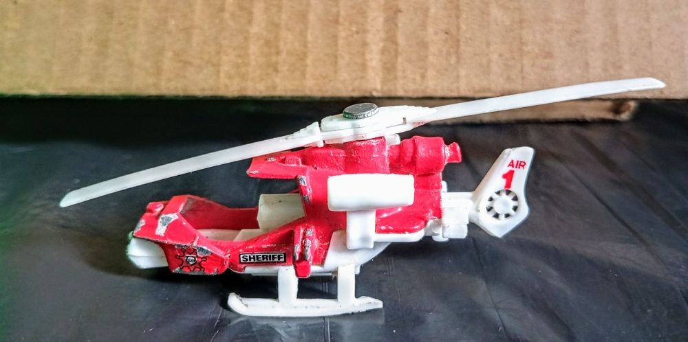 Helicópteros de ferro Majorette e Hidrocopter antigos para reaproveita